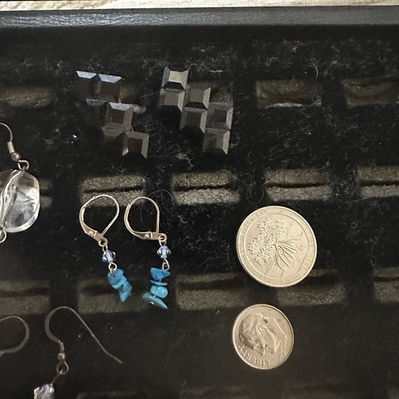 10 pairs of earrings for pierced ears. - Picture 5 of 7